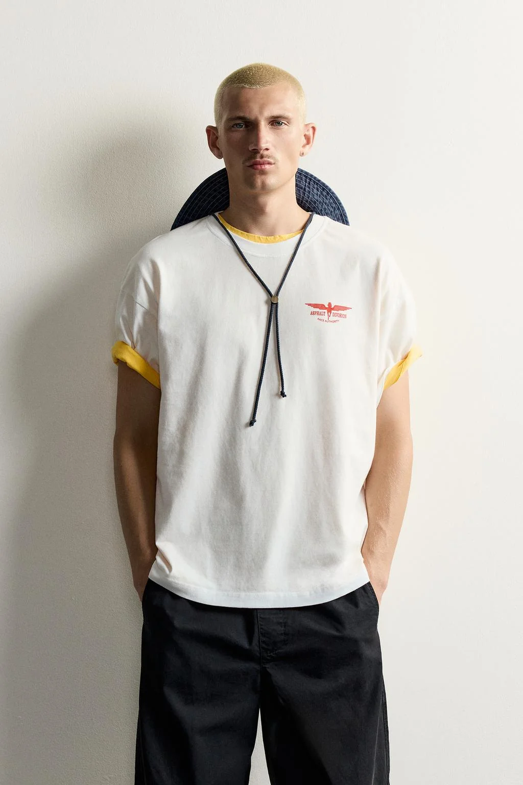 RELAXED FIT T-SHIRT WITH CONTRAST GRAPHICS