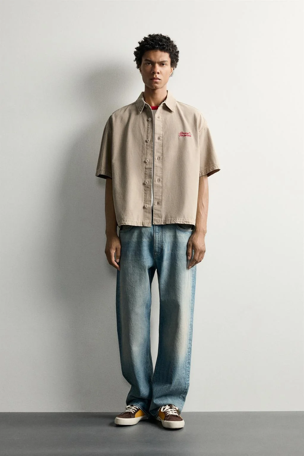 Рубашка relaxed fit с контрастной надписью