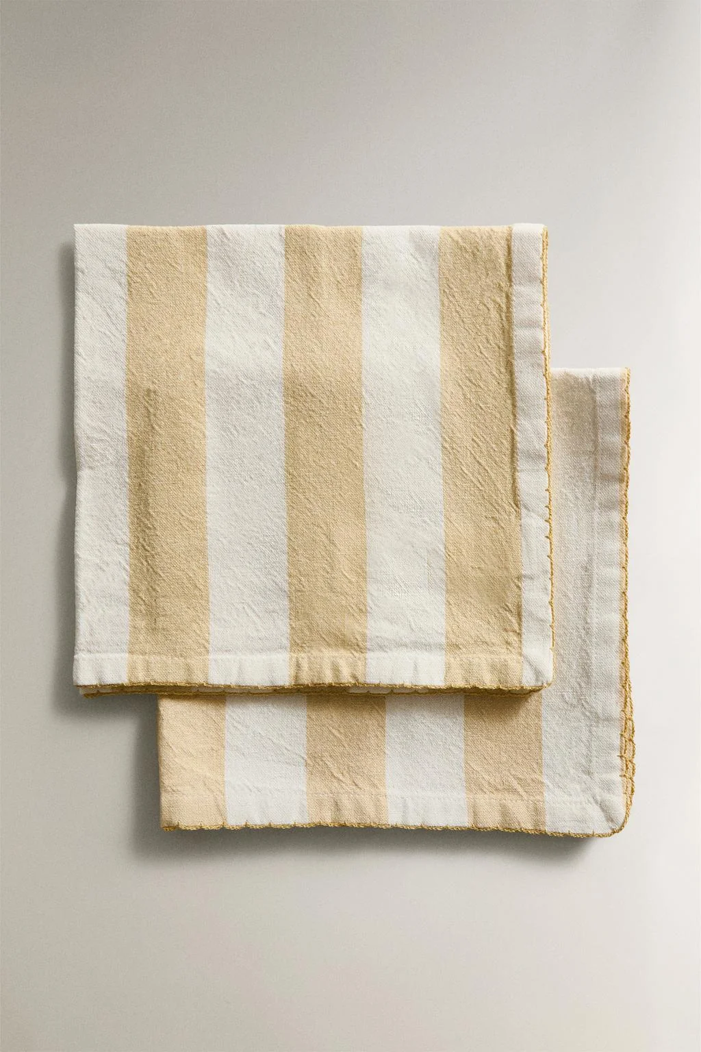 Набор из 2 салфеток из окрашенной нити в полоску — Наполнялки