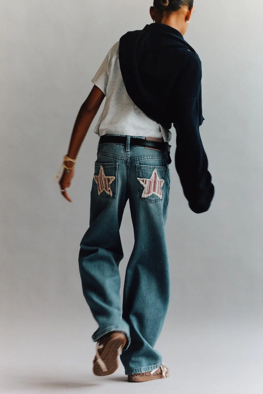 WIDE-LEG JEANS WITH STAR PATCH
