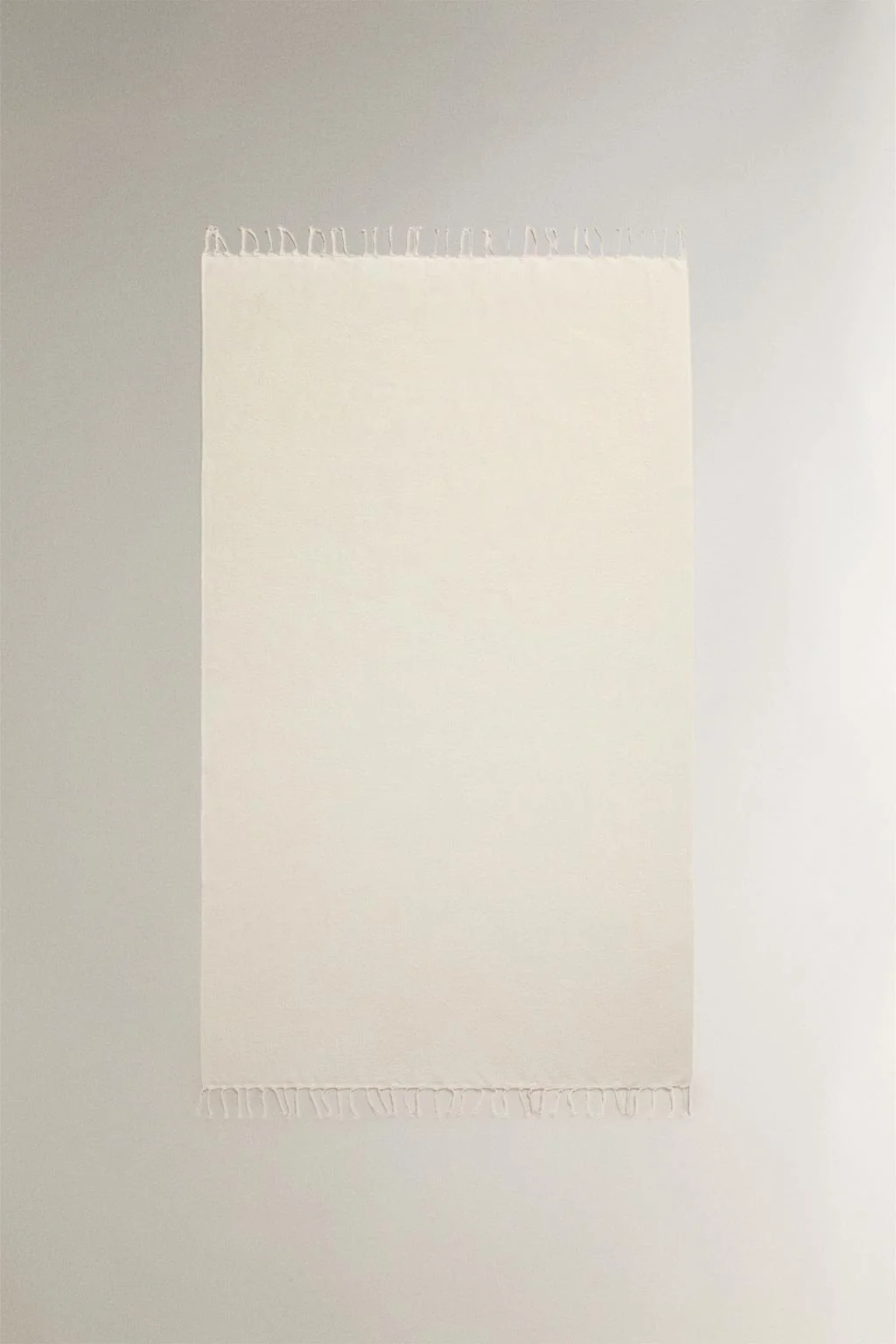 Хлопковое пляжное полотенце с бахромой — Полотенца