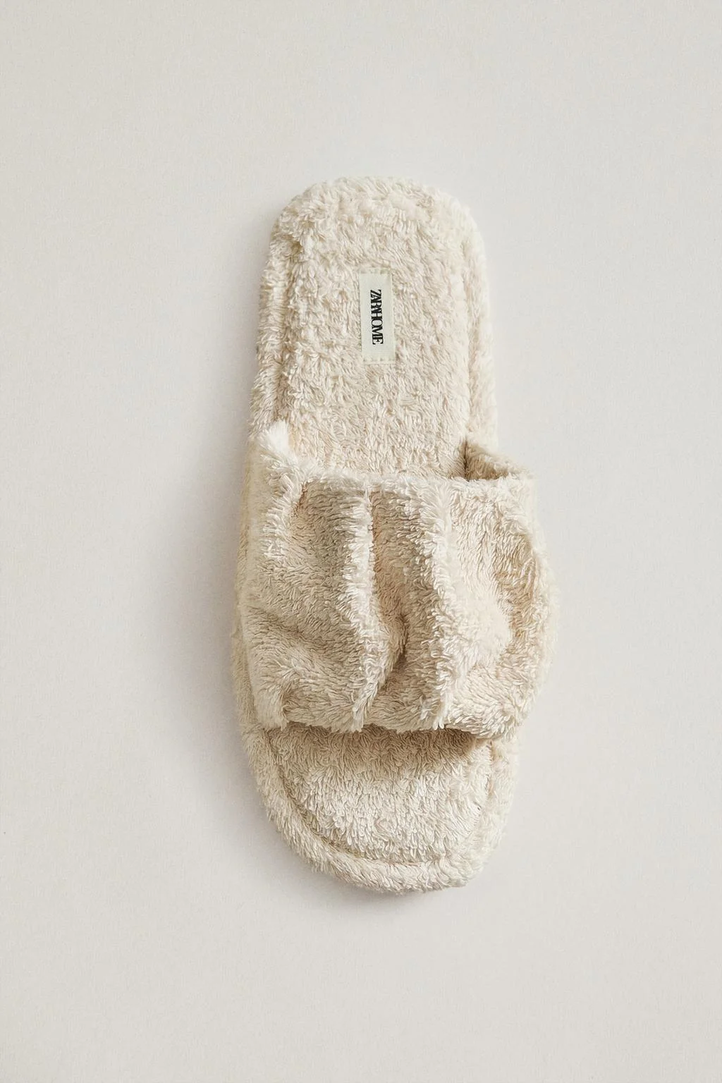 PLEATED TERRY BATHROOM SLIDERS