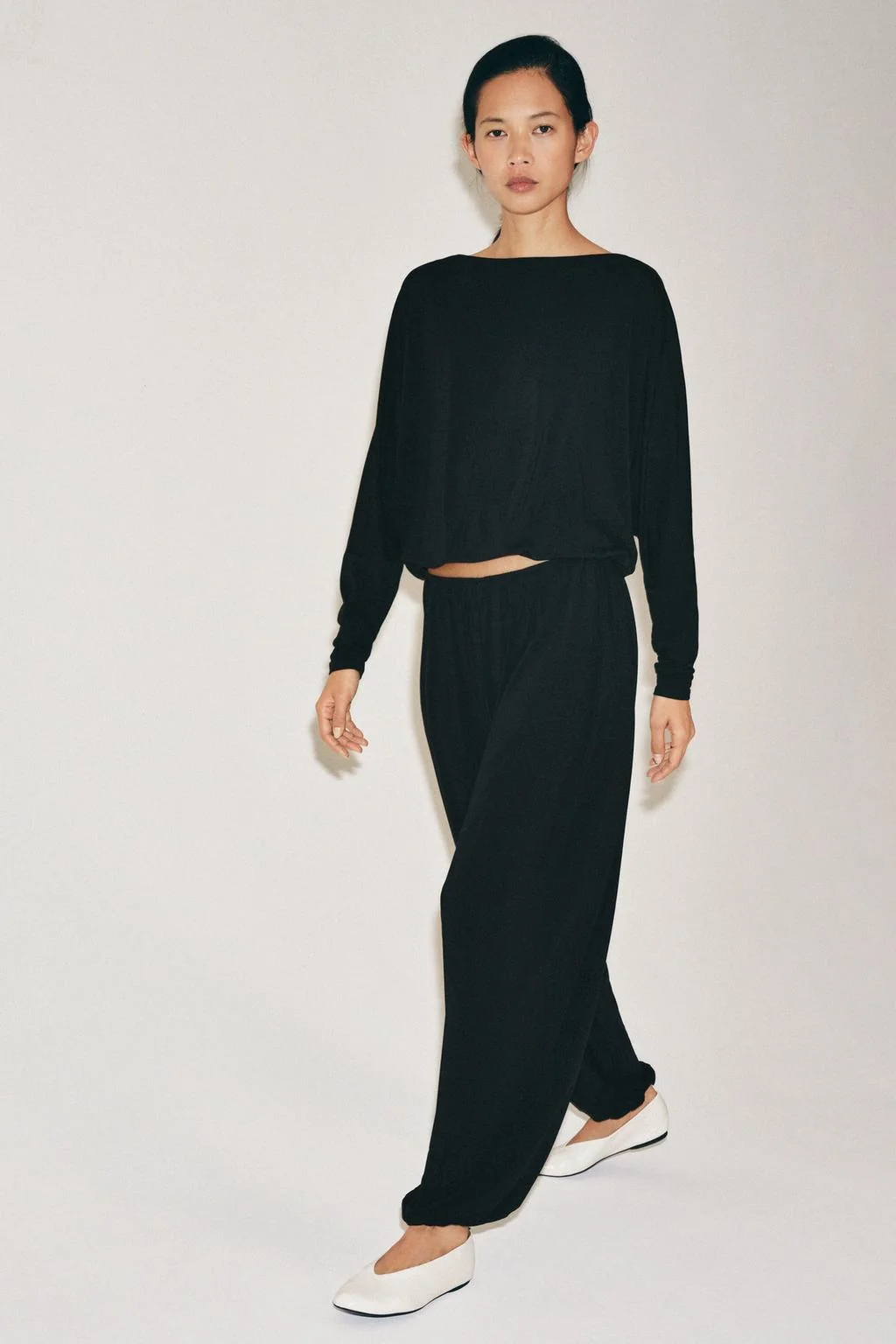 ELASTICATED HEM T-SHIRT
