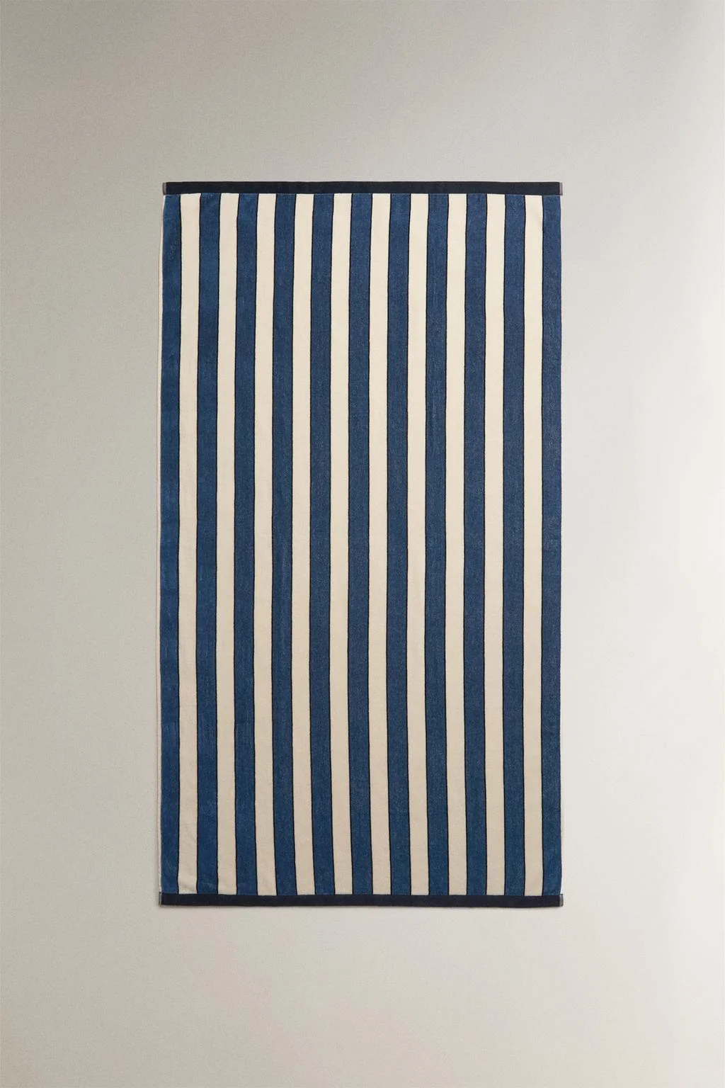 Пляжное полотенце из велюра в полоску — Полотенца