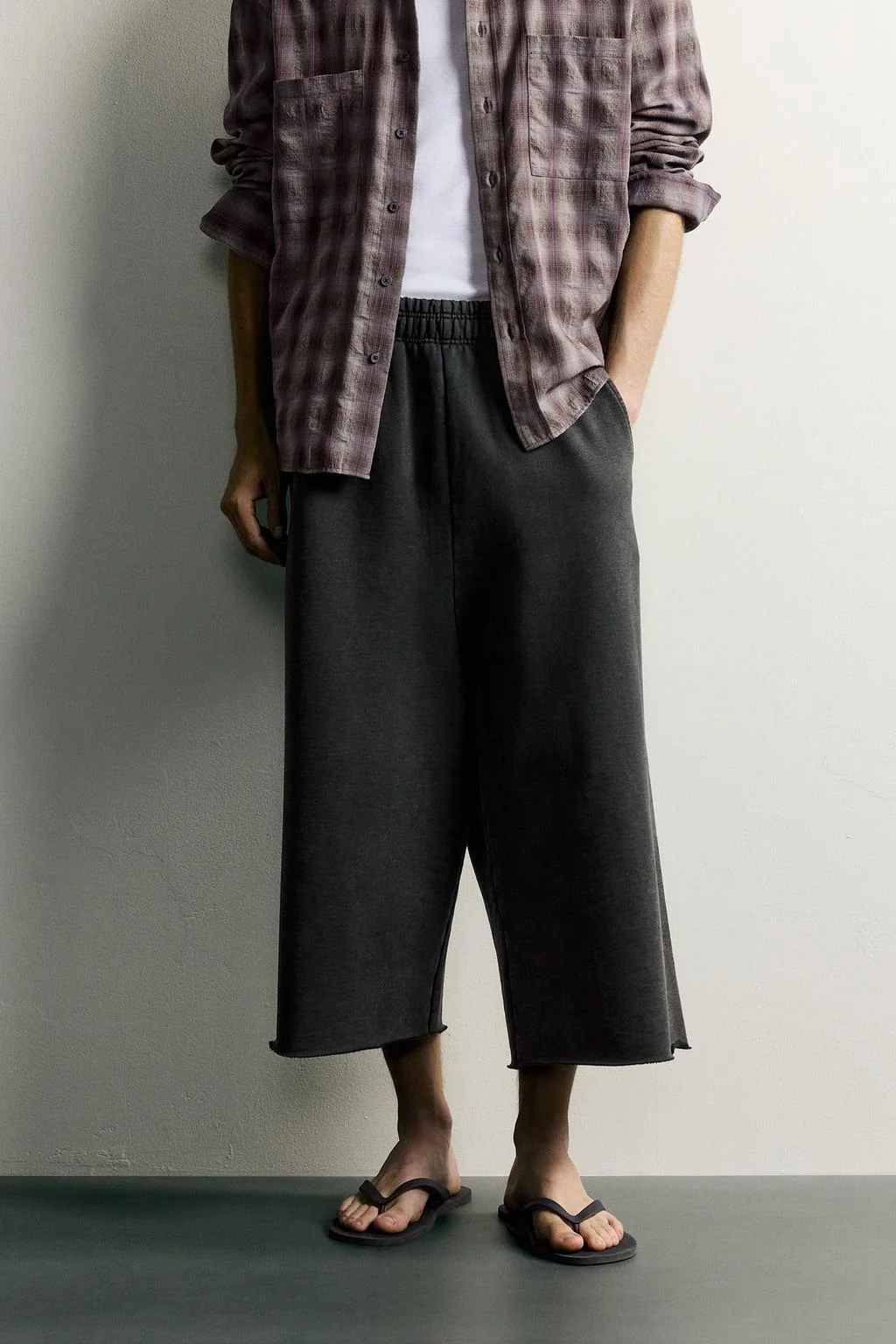 RELAXED FIT CROPPED JOGGER TROUSERS