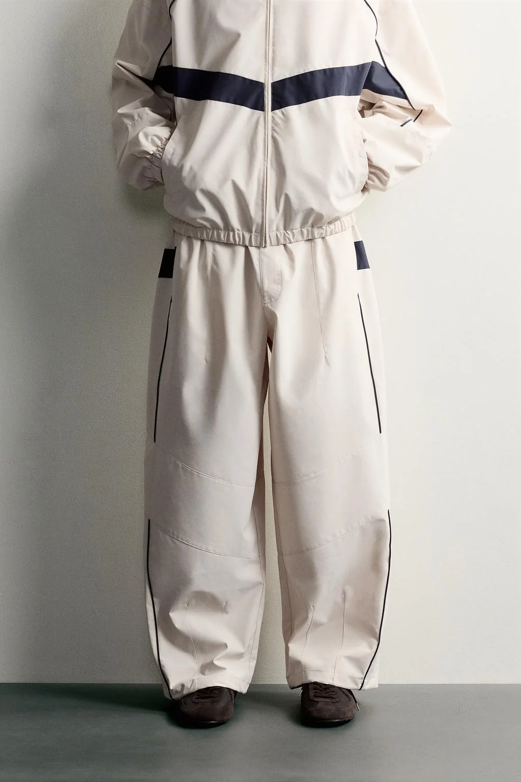 WATER-REPELLENT TECHNICAL CONTRAST TROUSERS