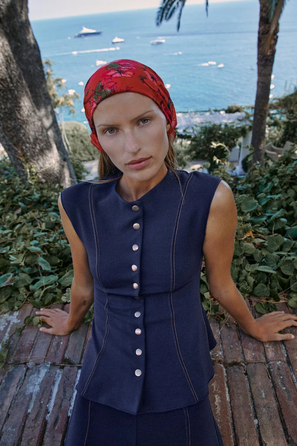 CONTRAST STITCH WAISTCOAT