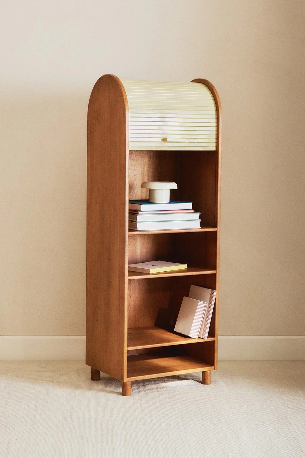 CHILDREN’S BLINDER BOOKCASE