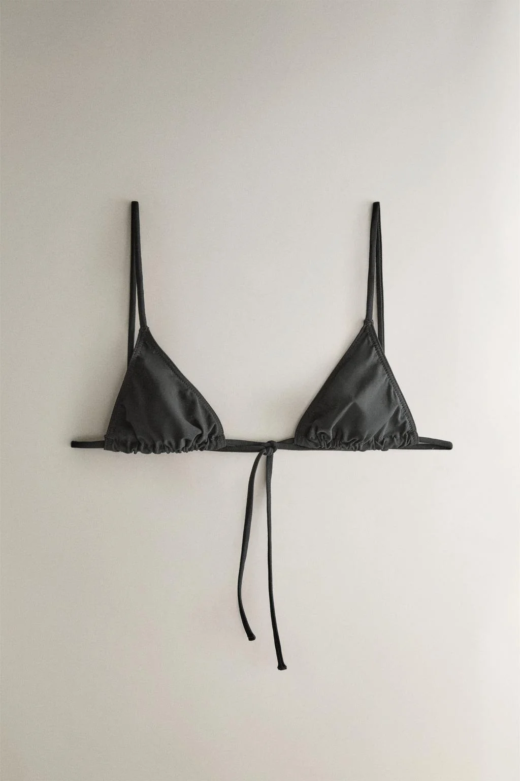 Пляжный топ бикини треугольный