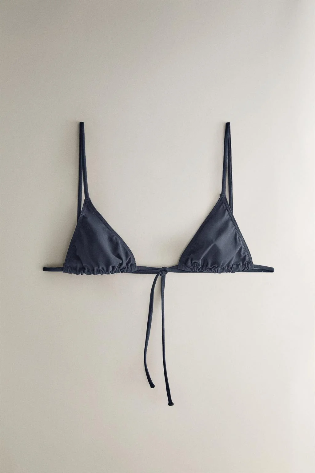 Пляжный топ бикини треугольный