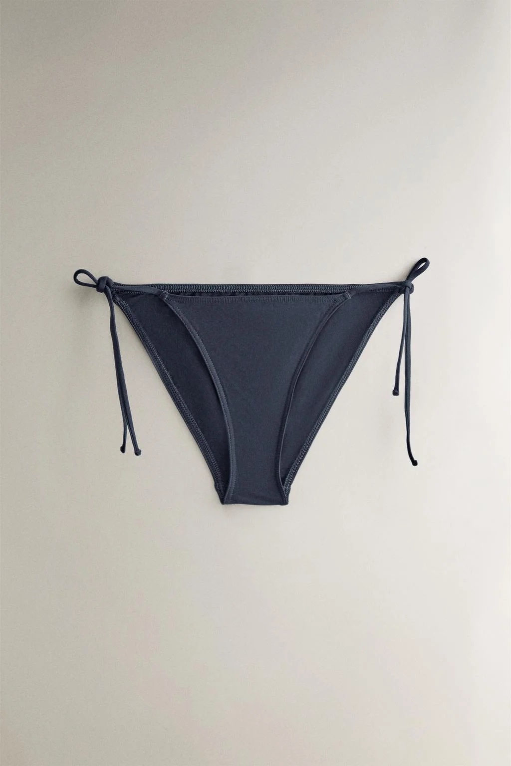 Пляжные трусики бикини с завязками