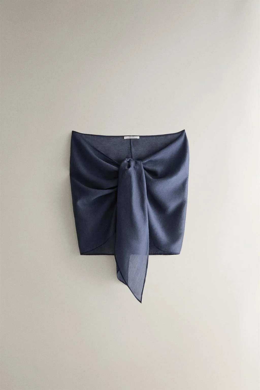 Короткий полупрозрачный пляжный саронг