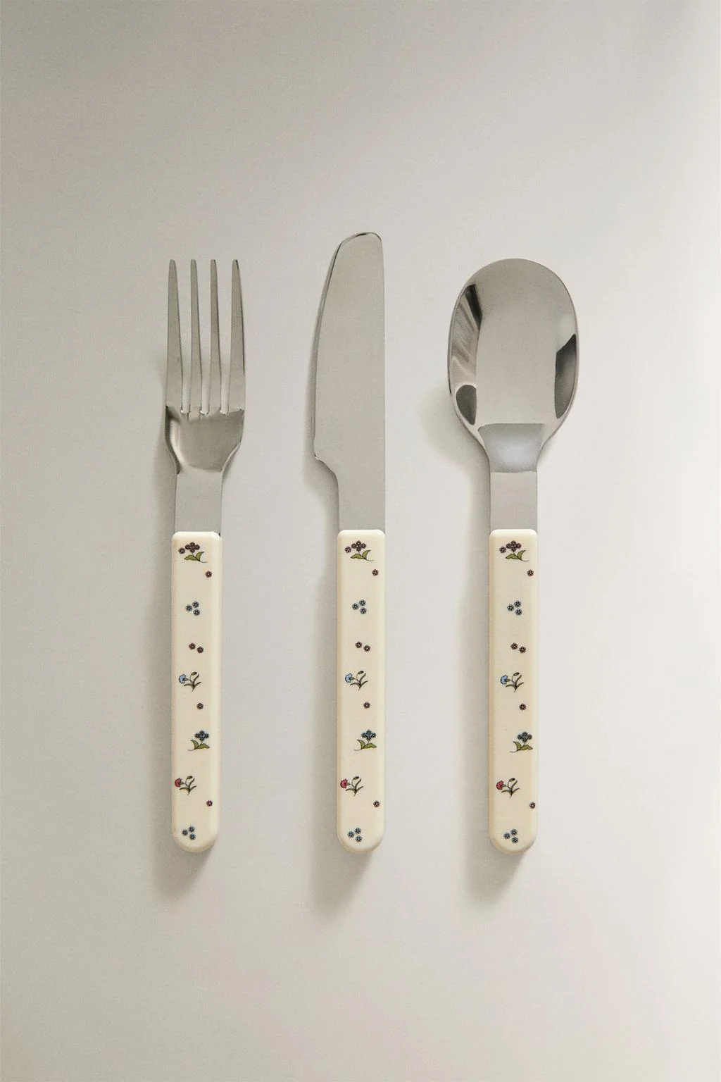 Детский набор столовых приборов в цветочек — Столовые приборы