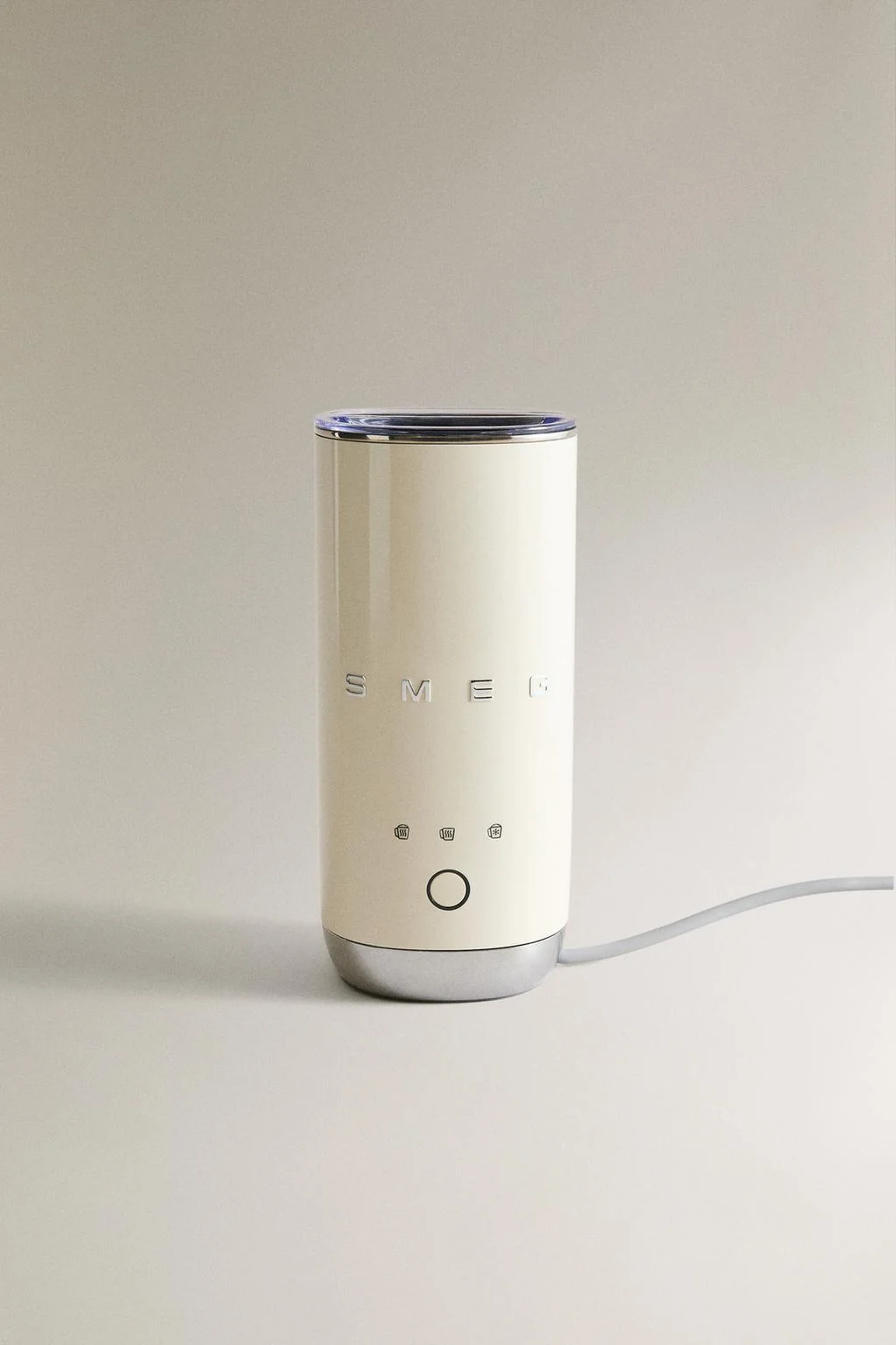 Электрический смеситель для молока Smeg — Бытовая техника