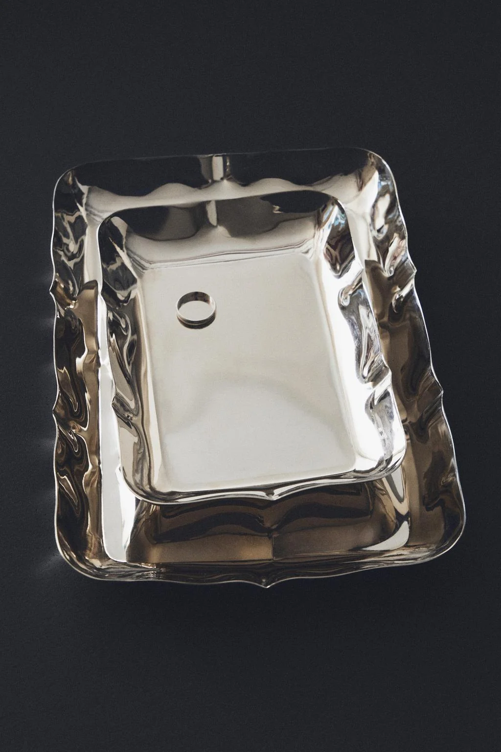 STEEL TRAY WITH IRREGULAR EDGE