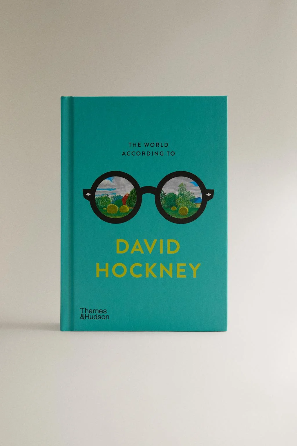 Книга THE WORLD ACCORDING TO DAVID HOCKNEY (на английском языке)
