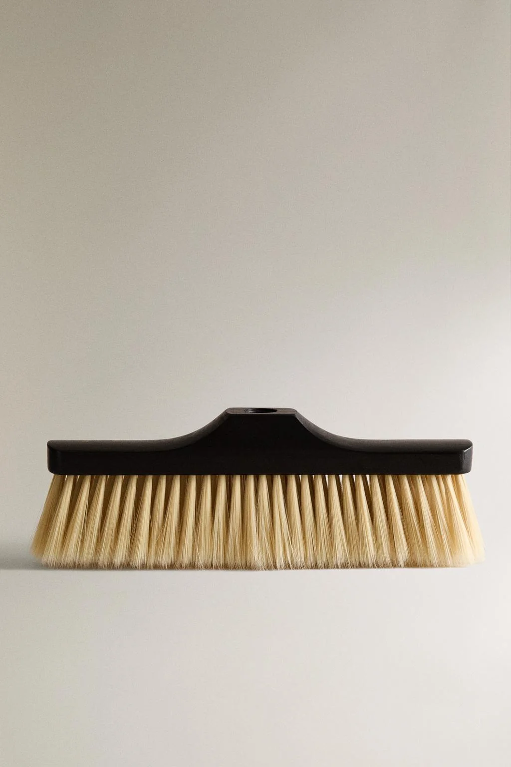 Деревянная головка для метлы